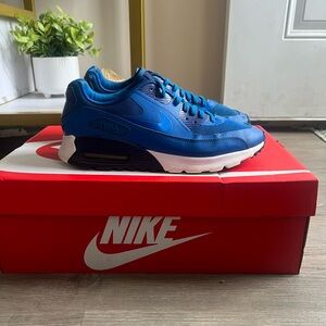 Nike Women’s Air Max 90 Ultra ‘Essential Blue’ 
724981-401
